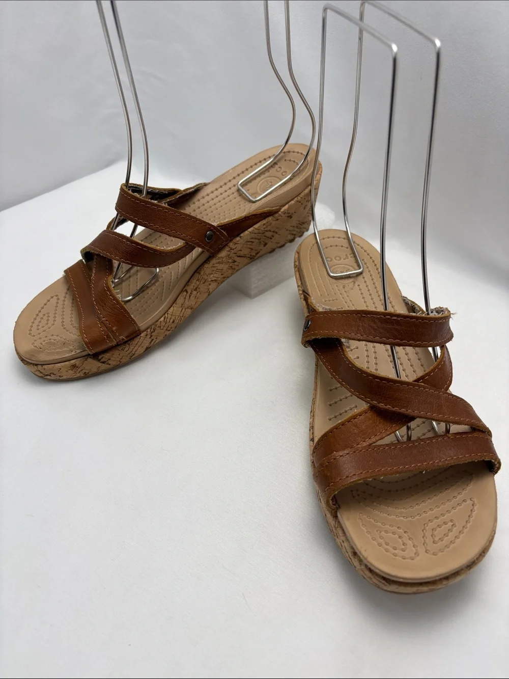 CROCS Women's 8W Brown Leather-Look Wedge Comfort Sandals #388